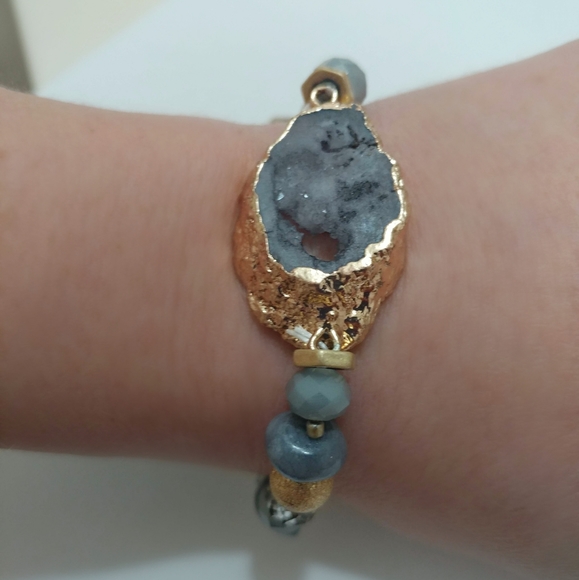 (SOLD)NWT Electroplated Natural Raw Stone Bracelet - Picture 5 of 8